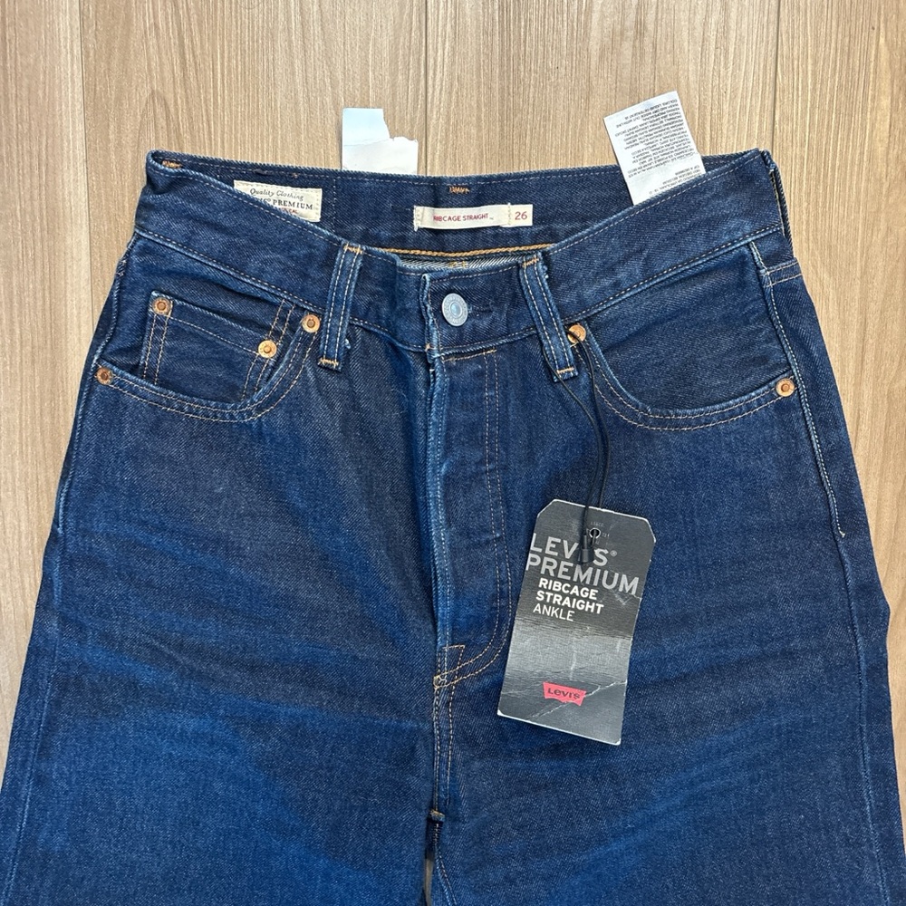 Levis premium Blue Jeans - Picture 4 of 5
